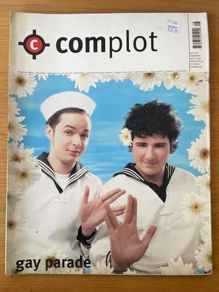 Revista, Complot