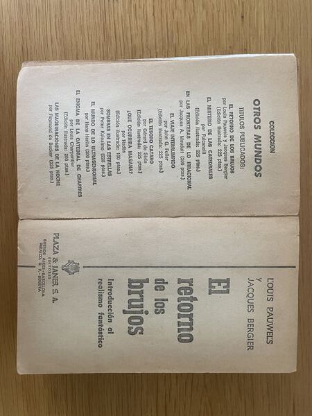 El retorno de los brujos: introducción al realismo fantástico