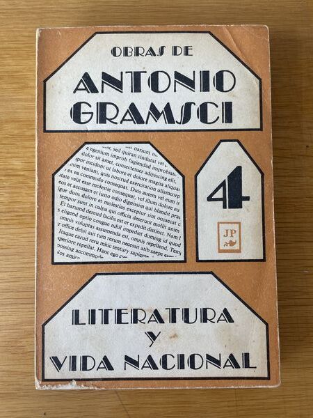 Literatura y vida nacional